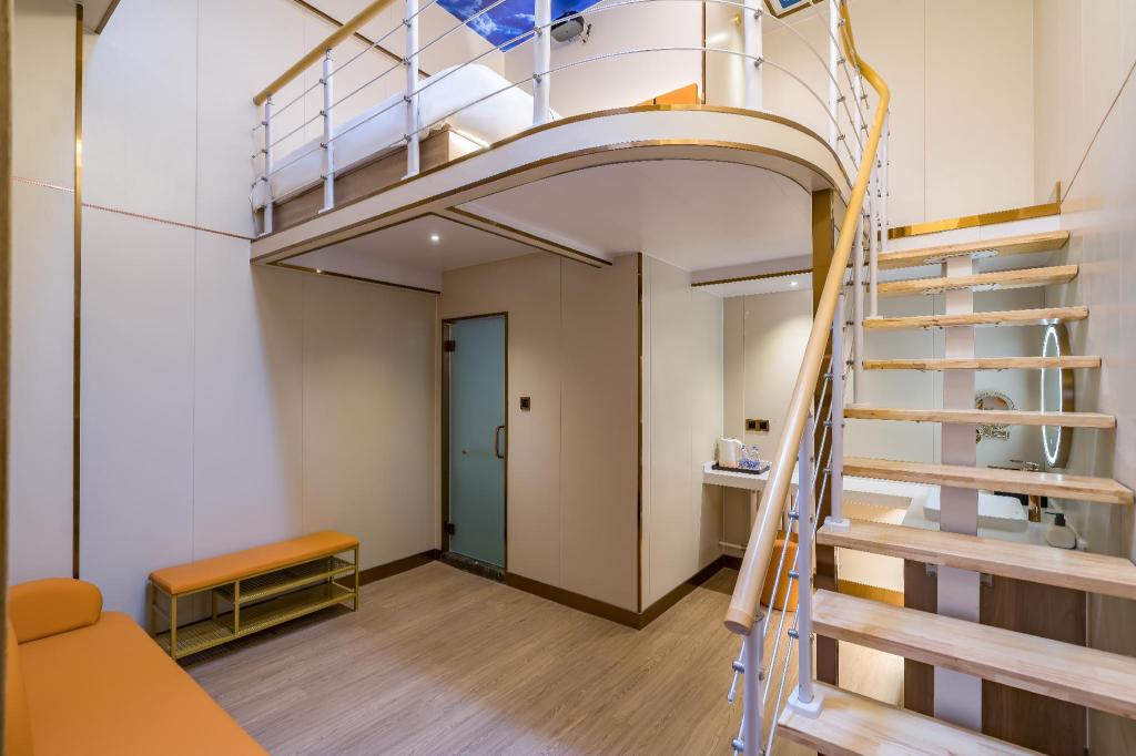 Dequan Luxury Hotel (Chaoyang High speed Railway Station Shilibao Subway Station Branch) 30/50