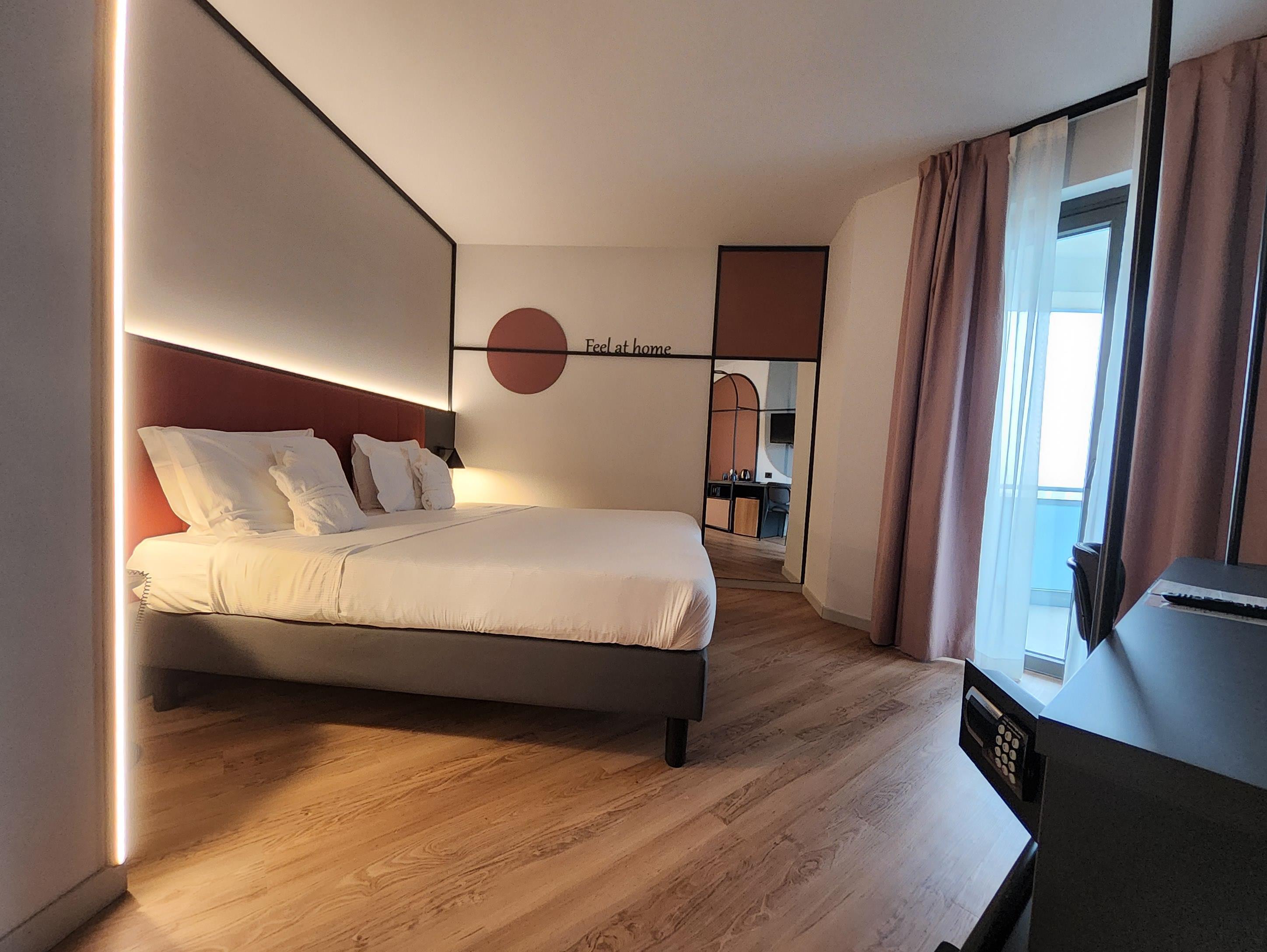 Superior, Convertible King Bed, Balcony