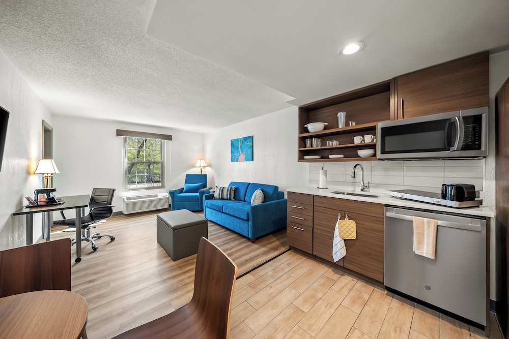 MainStay Suites Foxboro - Mansfield 22/37