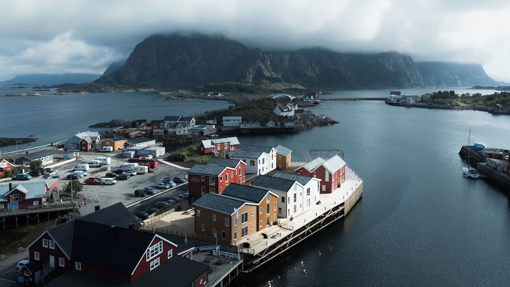 Henningsvaer Bryggehotell by Classic Norway Hotels 47/50