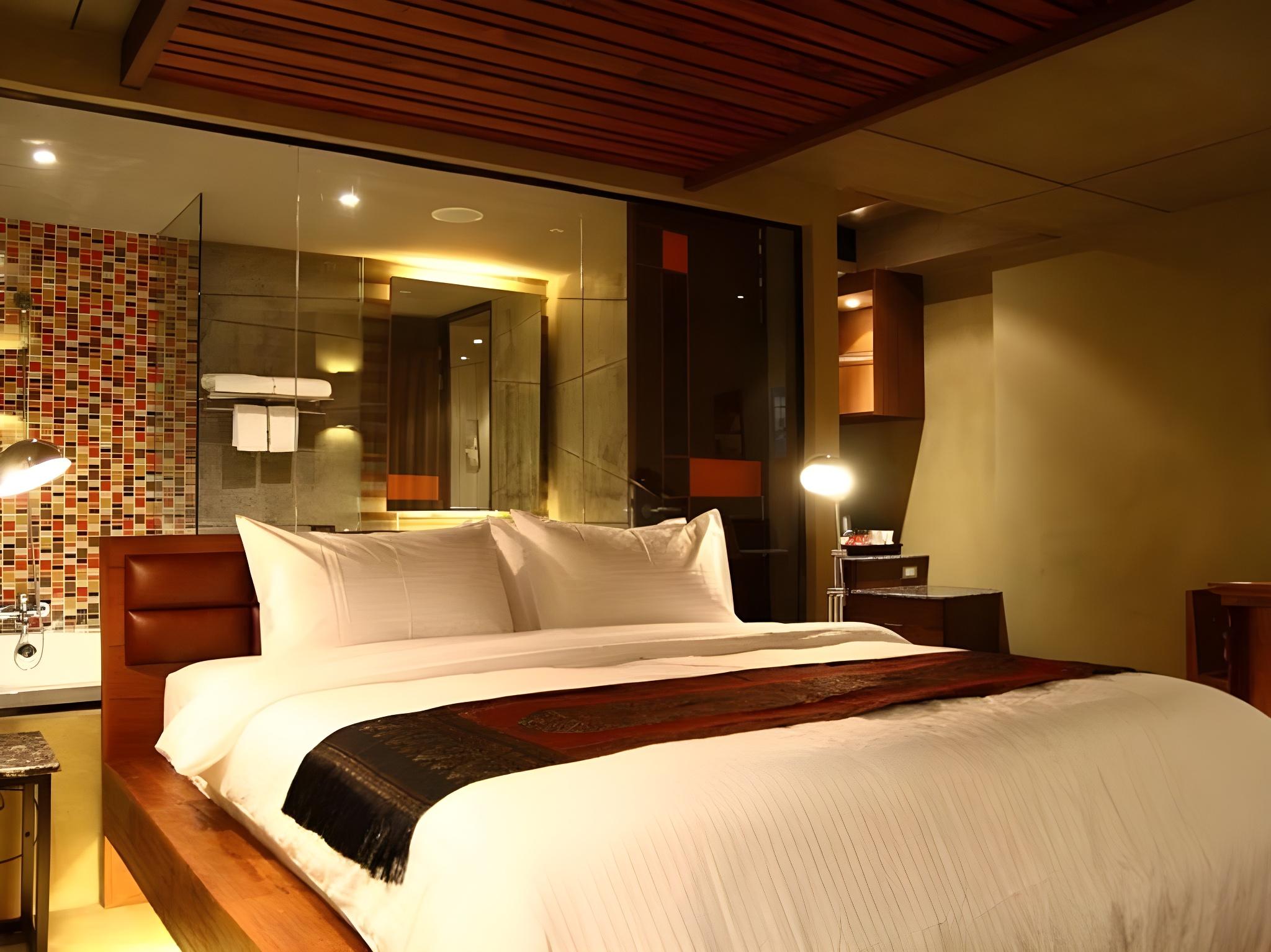 Deluxe, Suite, Twin Beds