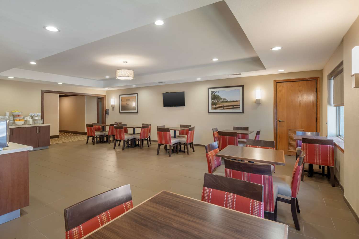 restaurant cafeteria