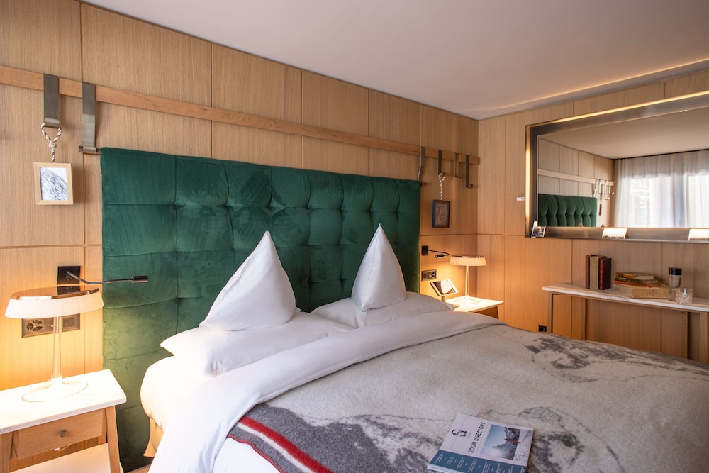 Schweizerhof Zermatt Hotel 15/81