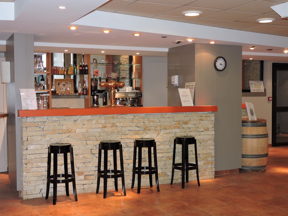 Ibis Styles Cognac 32/50