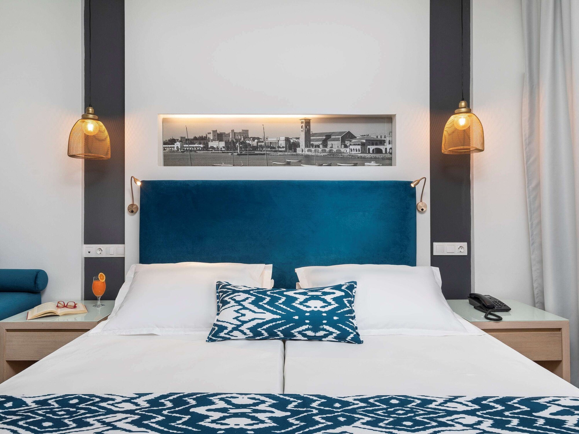 CLASSIC, KING BED, BALCONY
