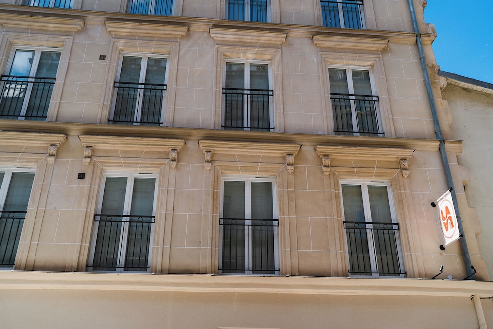 HOTEL CAMELIA INTERNATIONAL 2/50