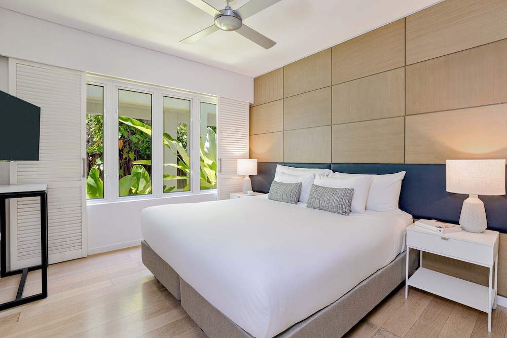 1 BEDROOM, SUITE