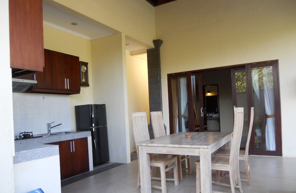 Avisara Villa and Guest House 38/50