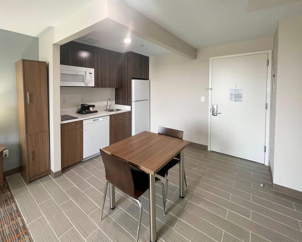 MainStay Suites Bronx - Belmont 44/61