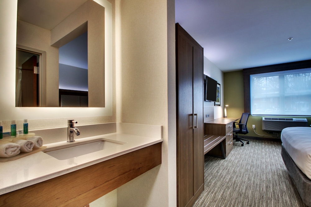 Holiday Inn Express Durham-UNH, an IHG Hotel 16/38