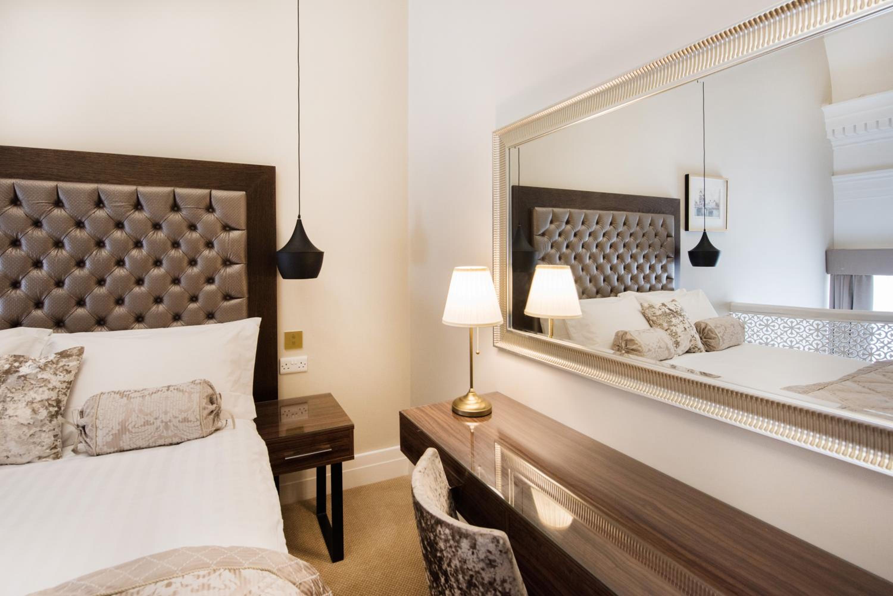 Lansbury, Club, Single Bed
