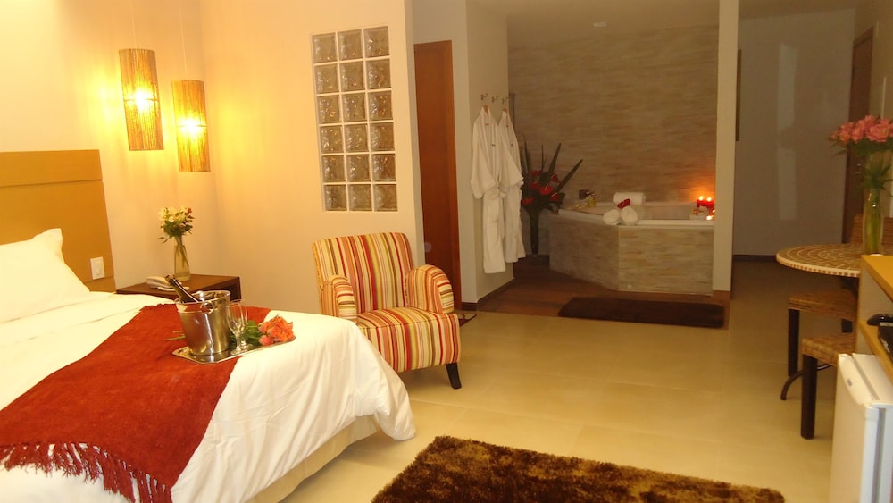 Mondrian Suite Hotel 40/82