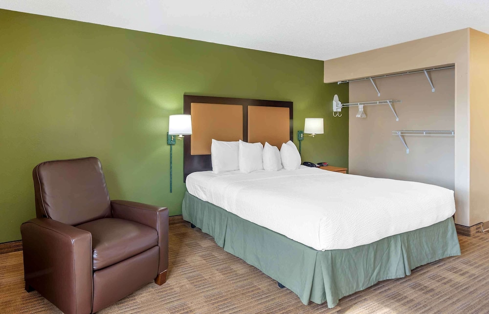 Extended Stay America - Chicago - Naperville - East 18/50