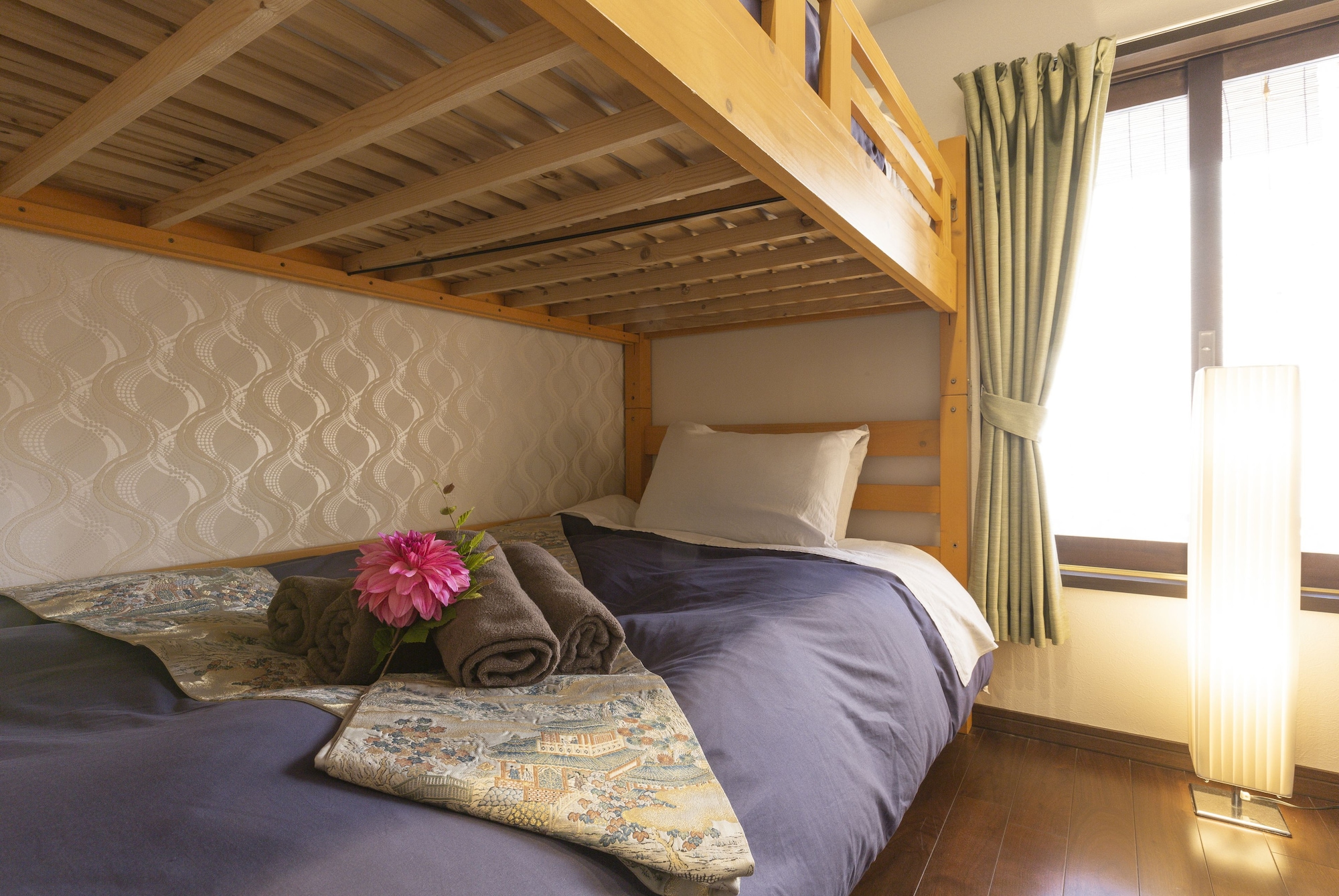 MULTIPLE BEDROOMS, ECONOMY, HOUSE