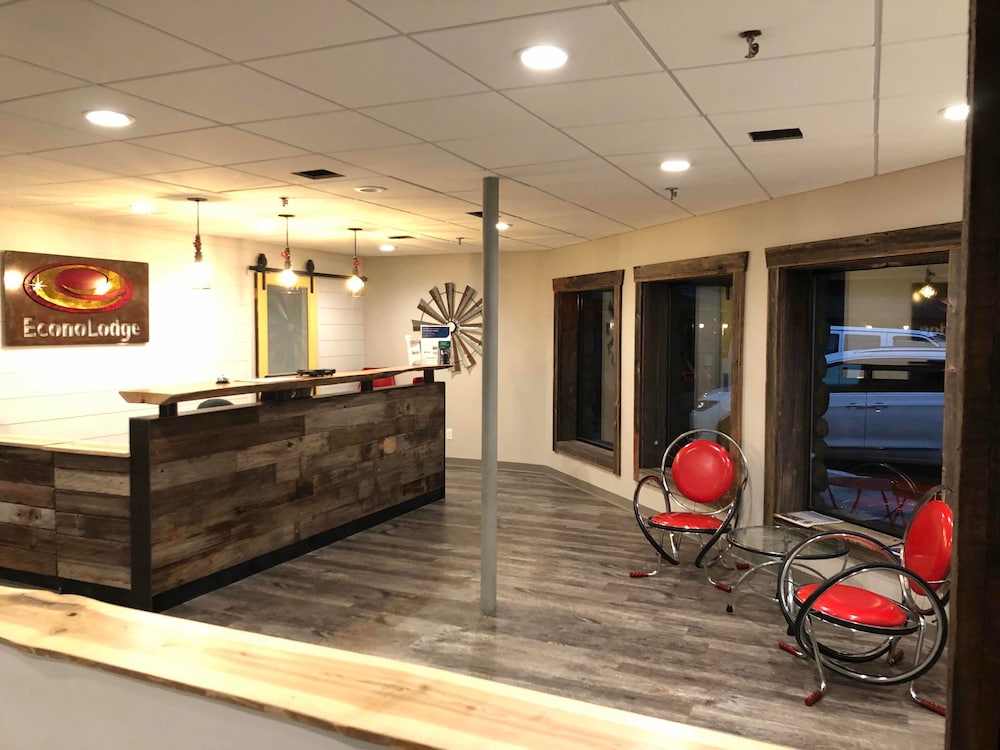 Econo Lodge Lakeview 9/44