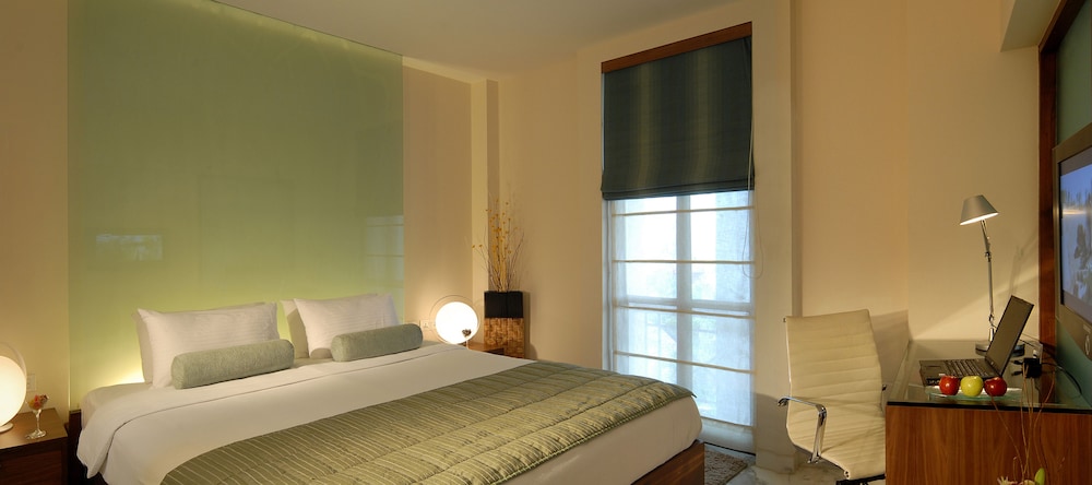 The Manohar Hyderabad 16/44