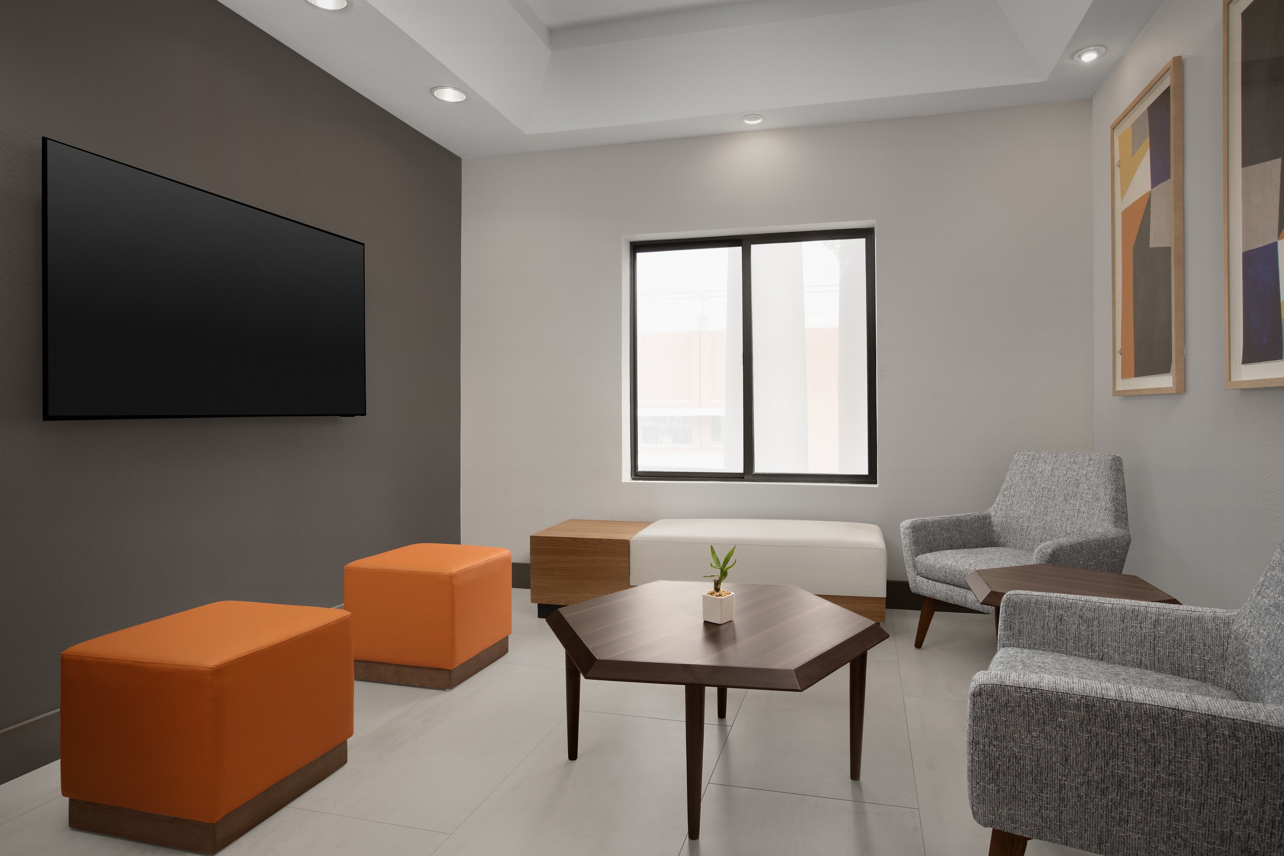 Holiday Inn Express Hotel And Suites Dfw West Hurst 43/74