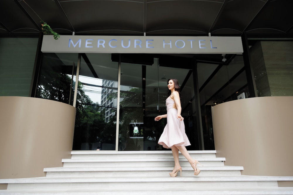 Mercure Bangkok Surawong 10/64