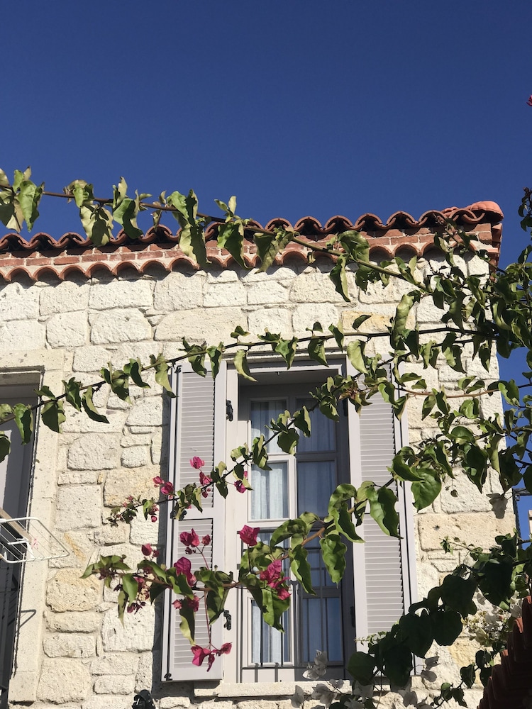 Alacati Cona Butik Otel 44/50