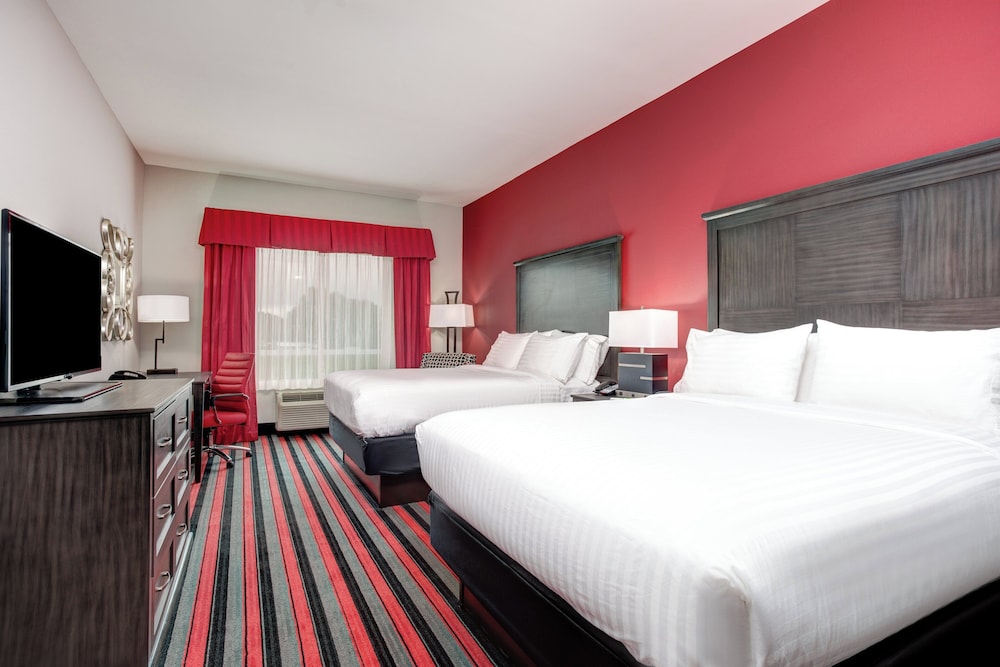 Holiday Inn Hotels And Suites Lafayette North 14/55