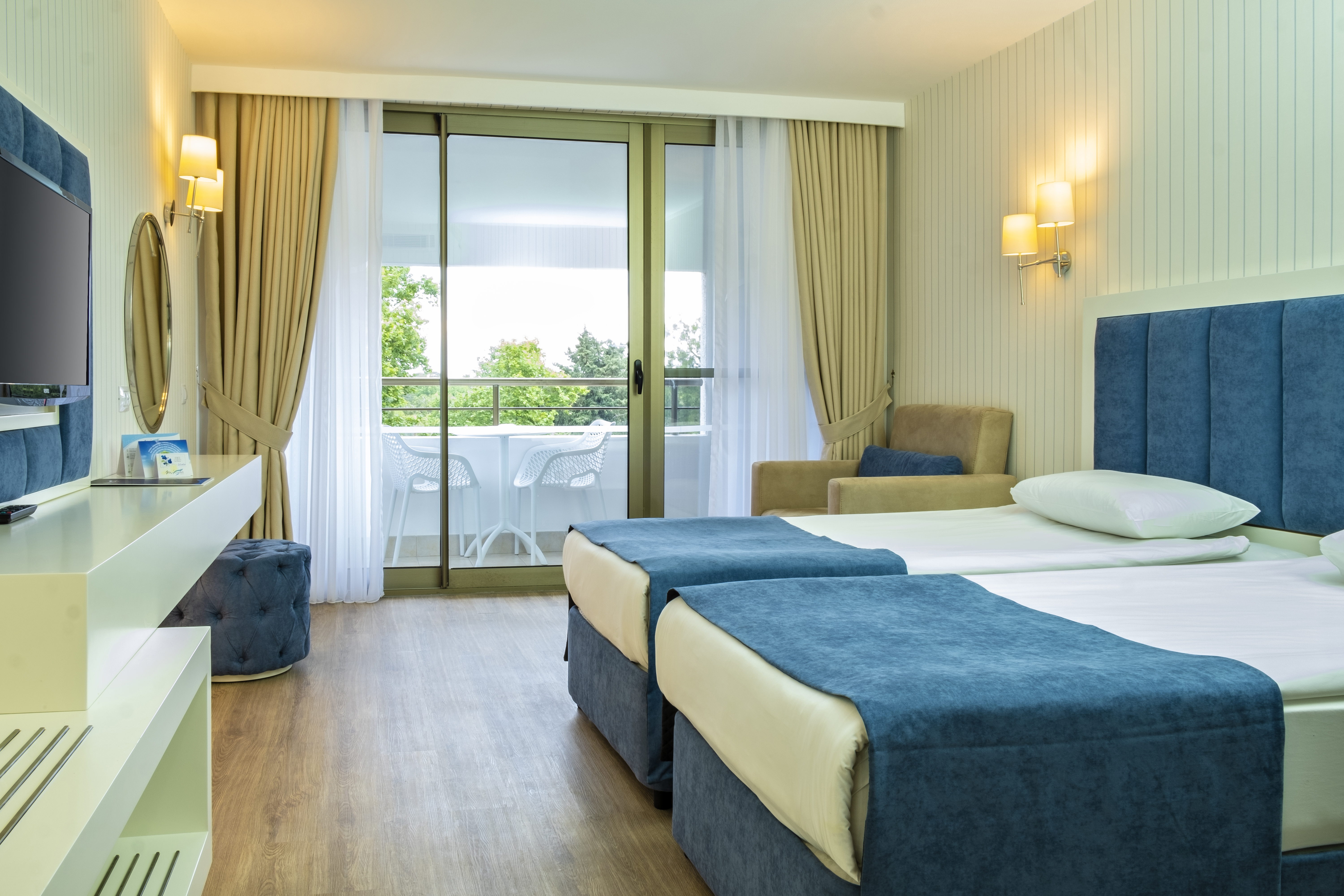 Comfort, Double Bed, Side Sea View