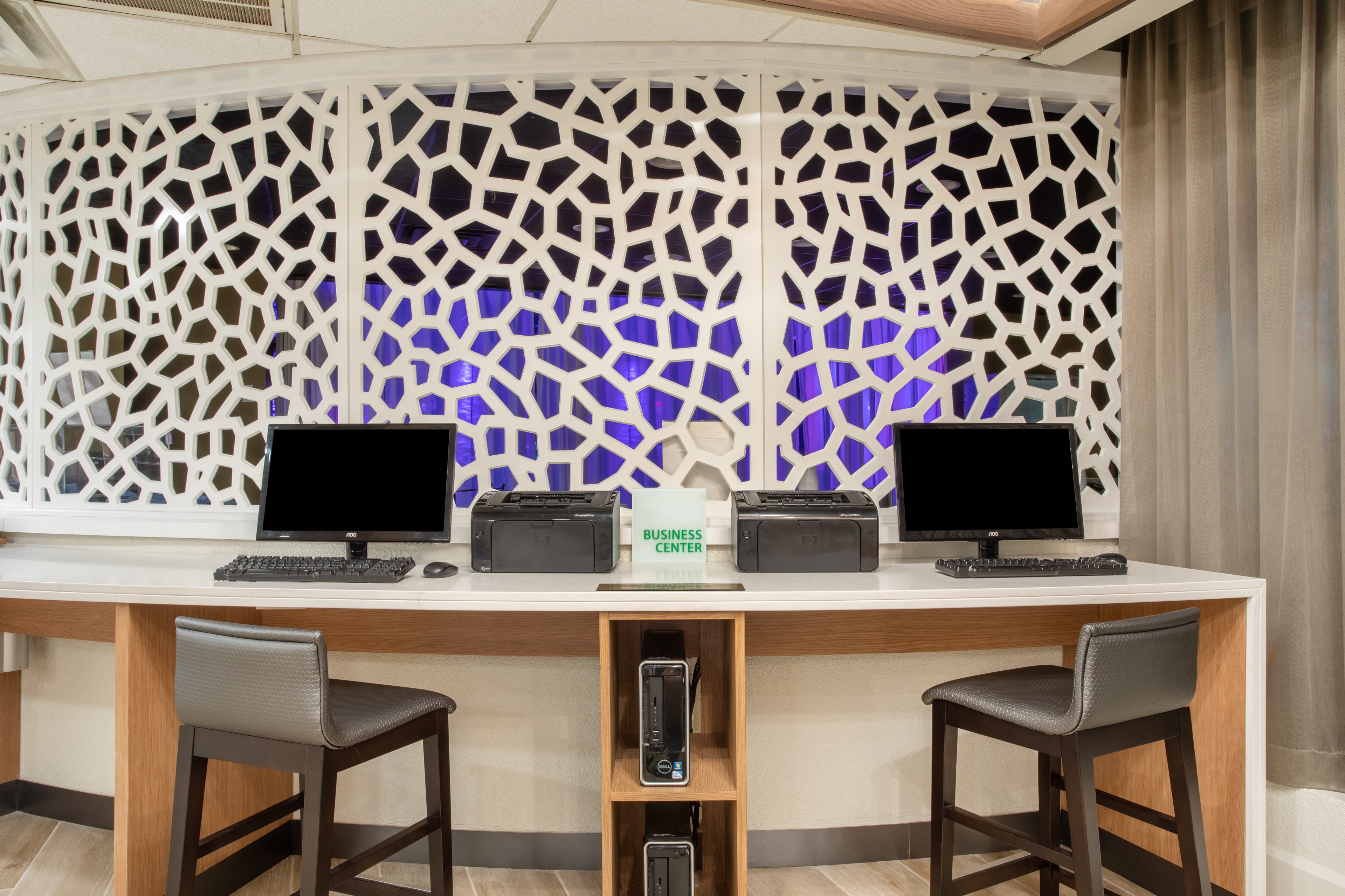 Holiday Inn Hotel And Suites Parsippany Fairfield 49/58