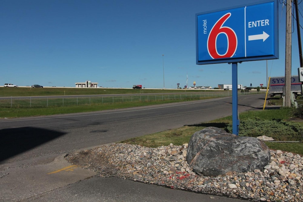Park Inn by Radisson, Fargo West Acres 46/51