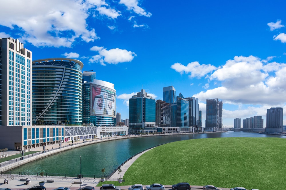Radisson Blu Hotel Dubai Waterfront 76/78
