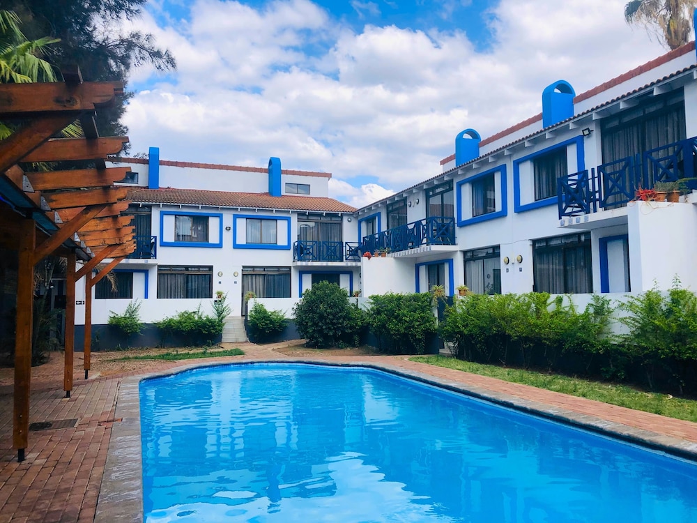 Elephant Springs Hotel &amp; Cabanas 5/80