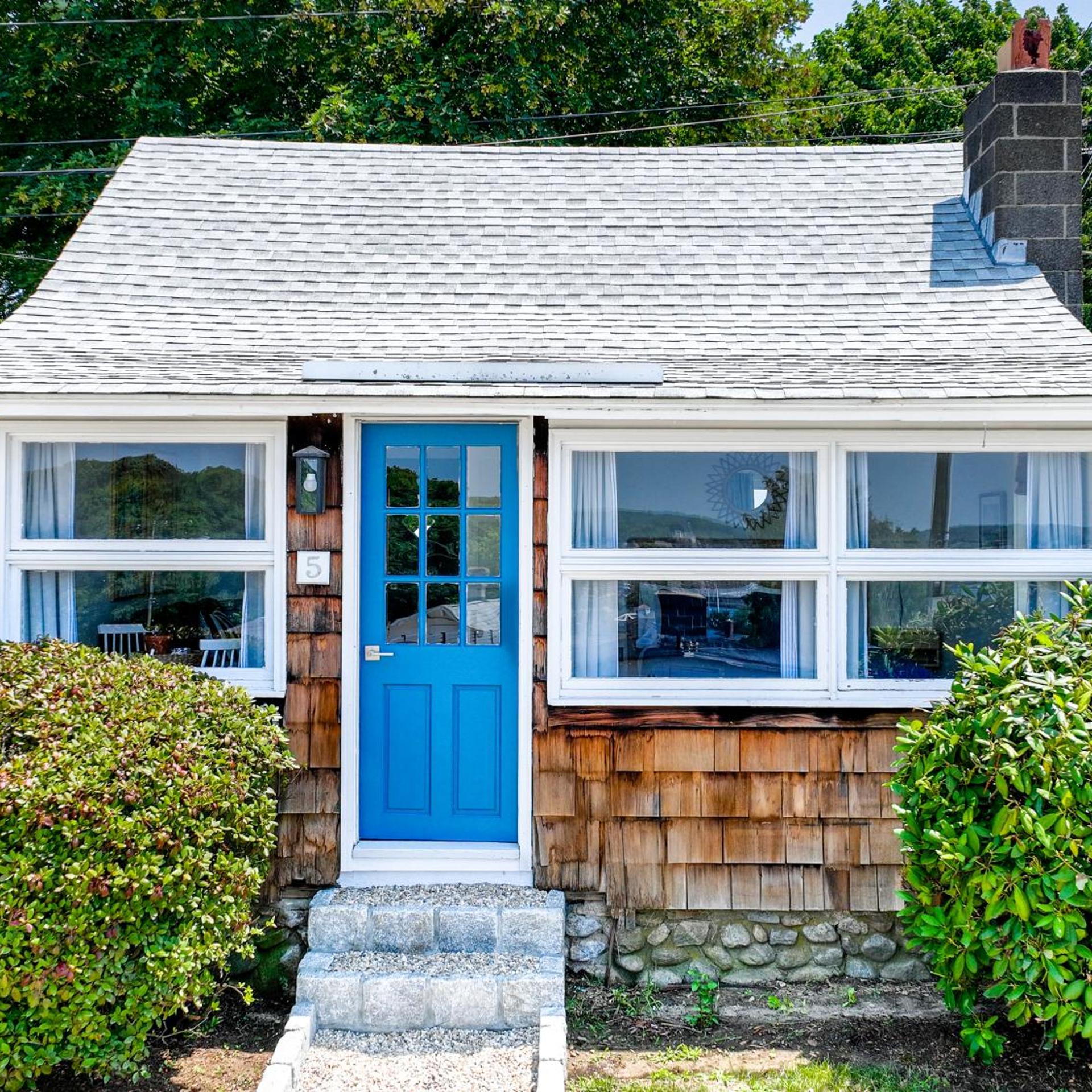 Marina Bay Cottages 2/49