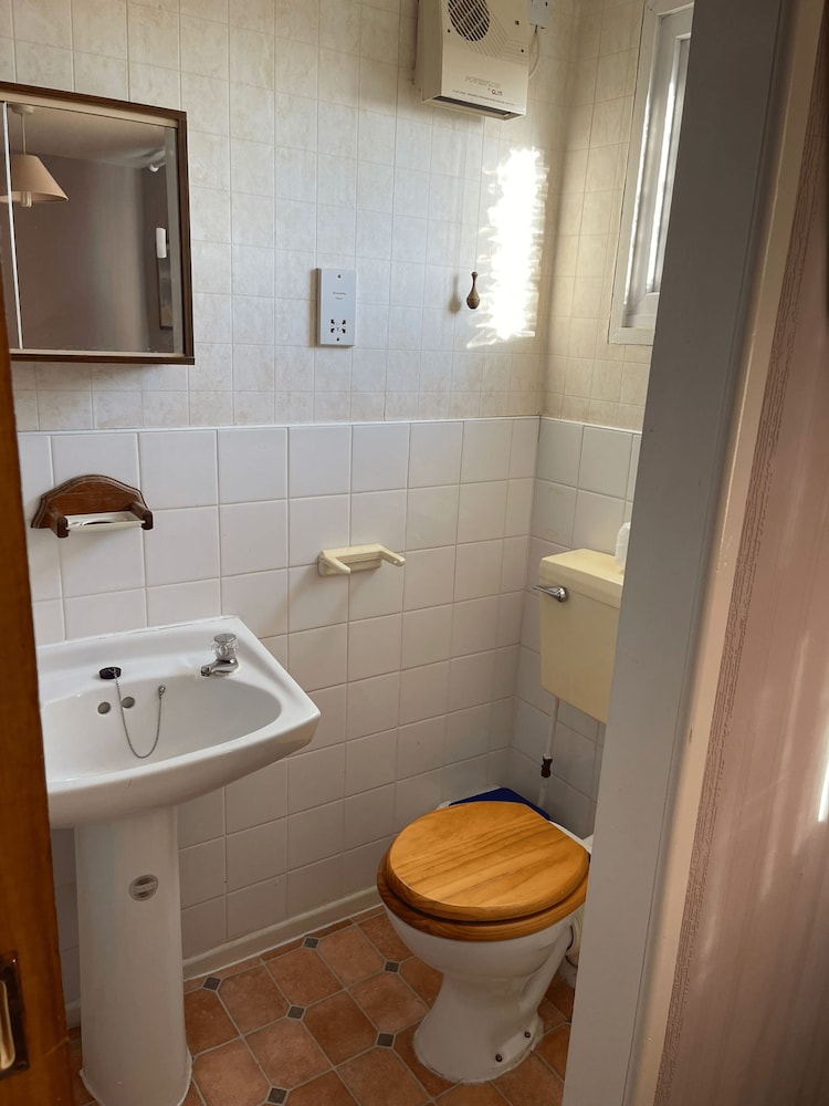 OYO Belvedere Guest House, Great Yarmouth 21/23