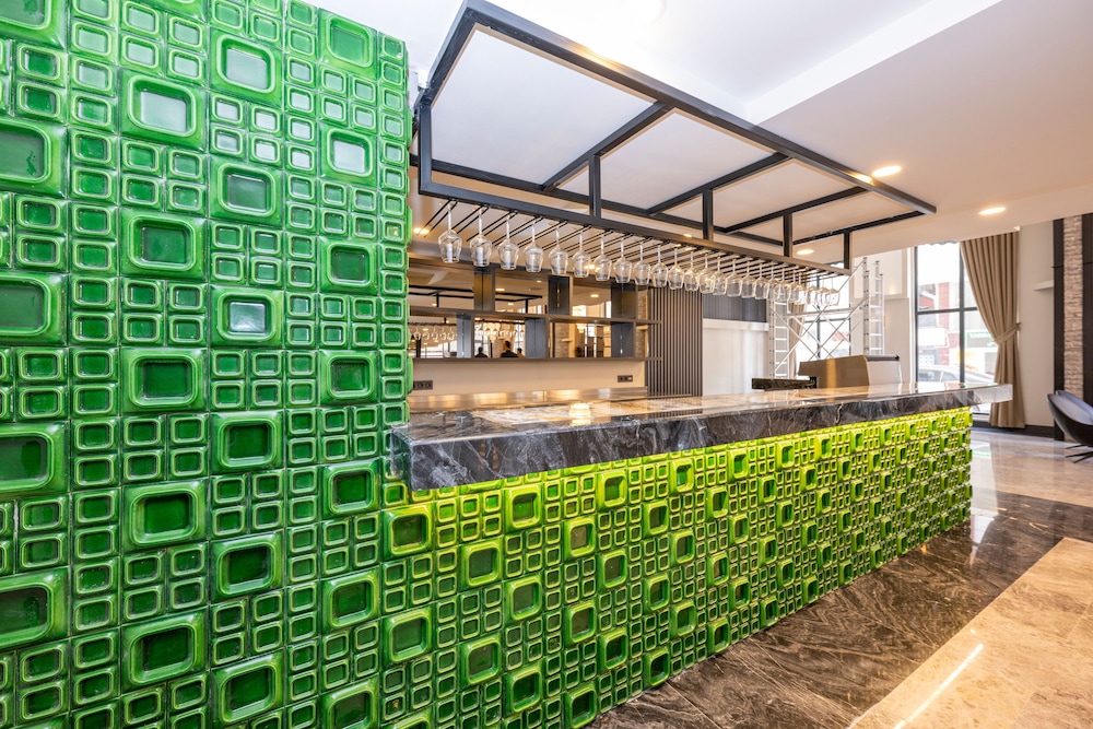 The Nirvanas Hotel 25/29