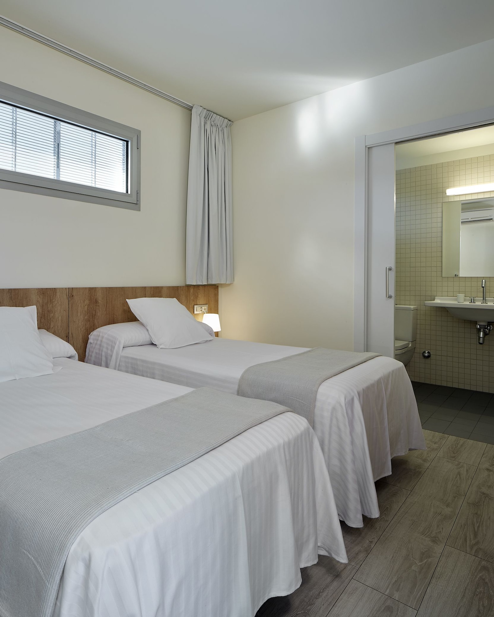 2 Bedrooms, Exclusive, Apartment, Queen and Twin Beds, Beach View