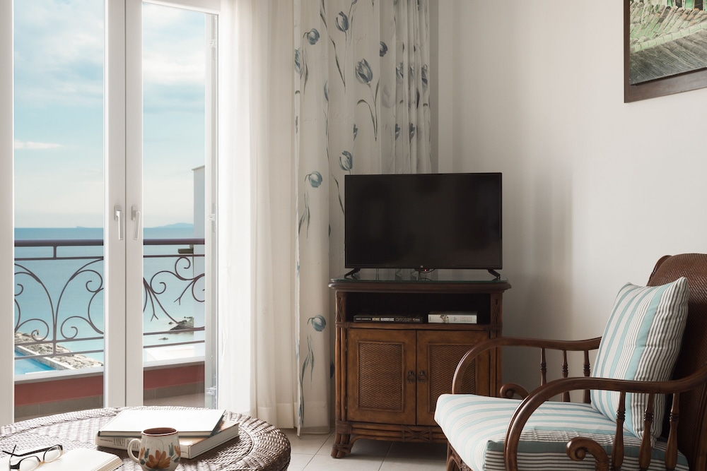 Tinos Resort Hotel 41/50