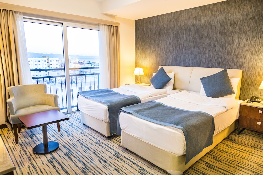 Port View Hotel 3/16