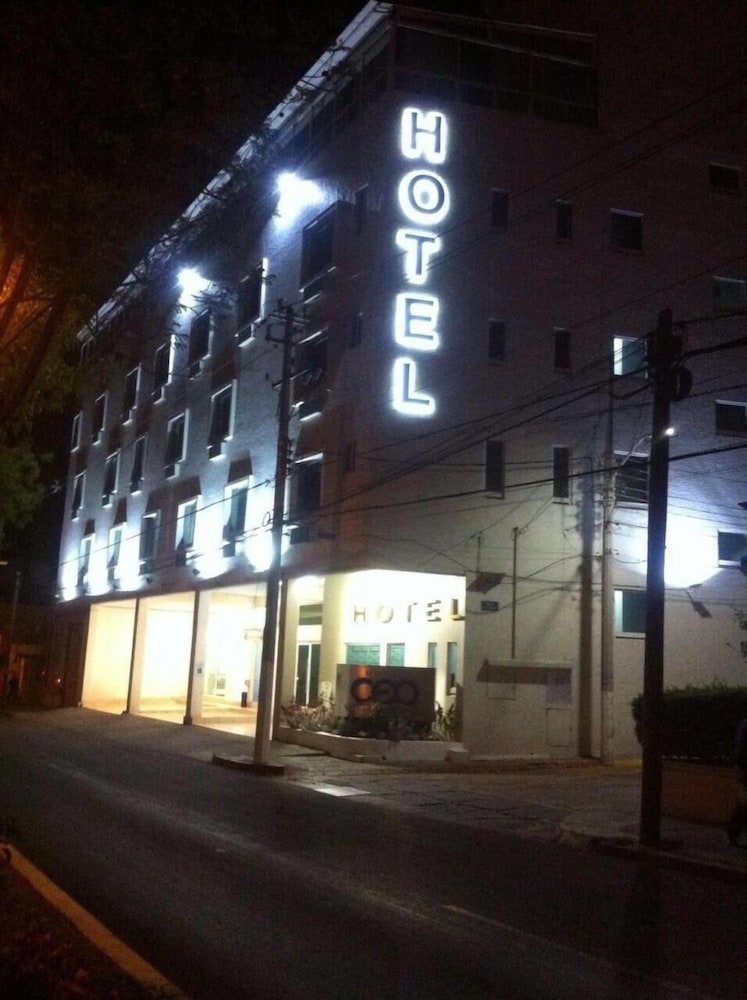 CEO Hotel Business Class 2/28