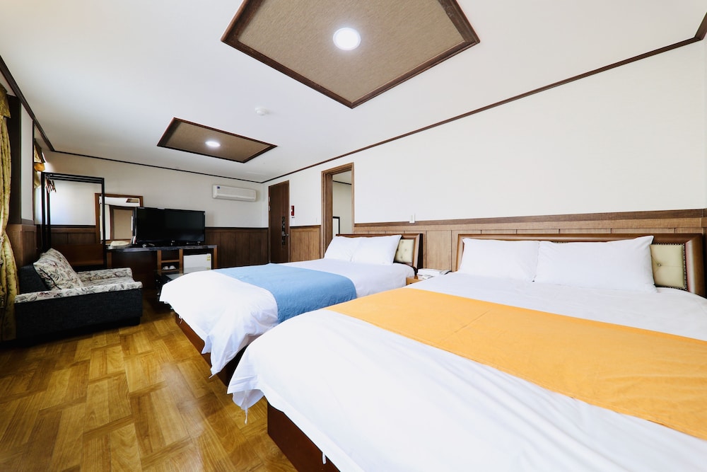 Gallery Hotel Be 28/50