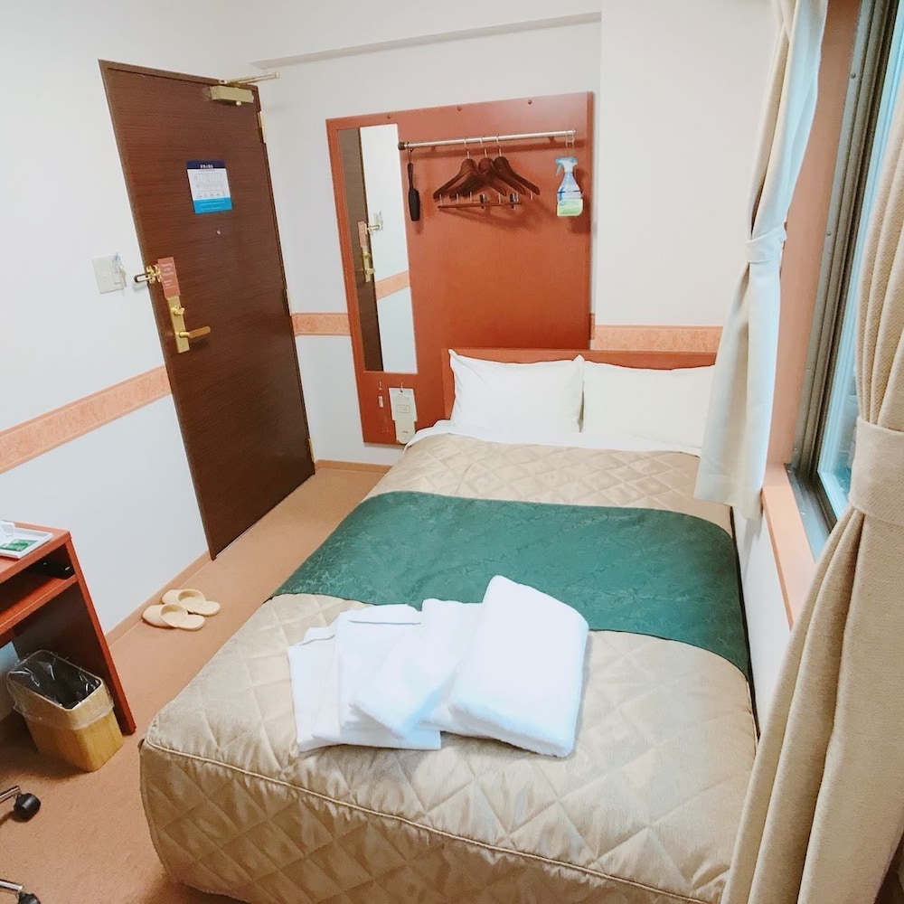 PETITE, DOUBLE BED, SMOKING