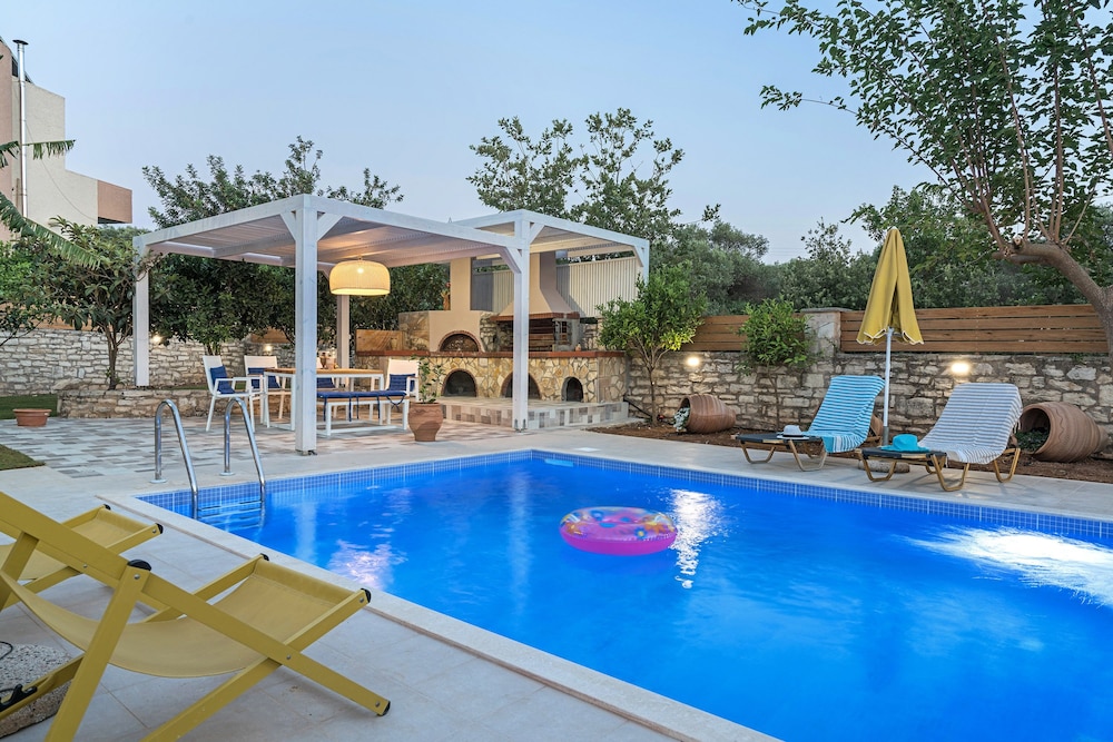 Villa Camellia 25/27