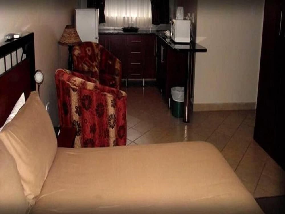 Country Blue Luxury Guest House 22/44
