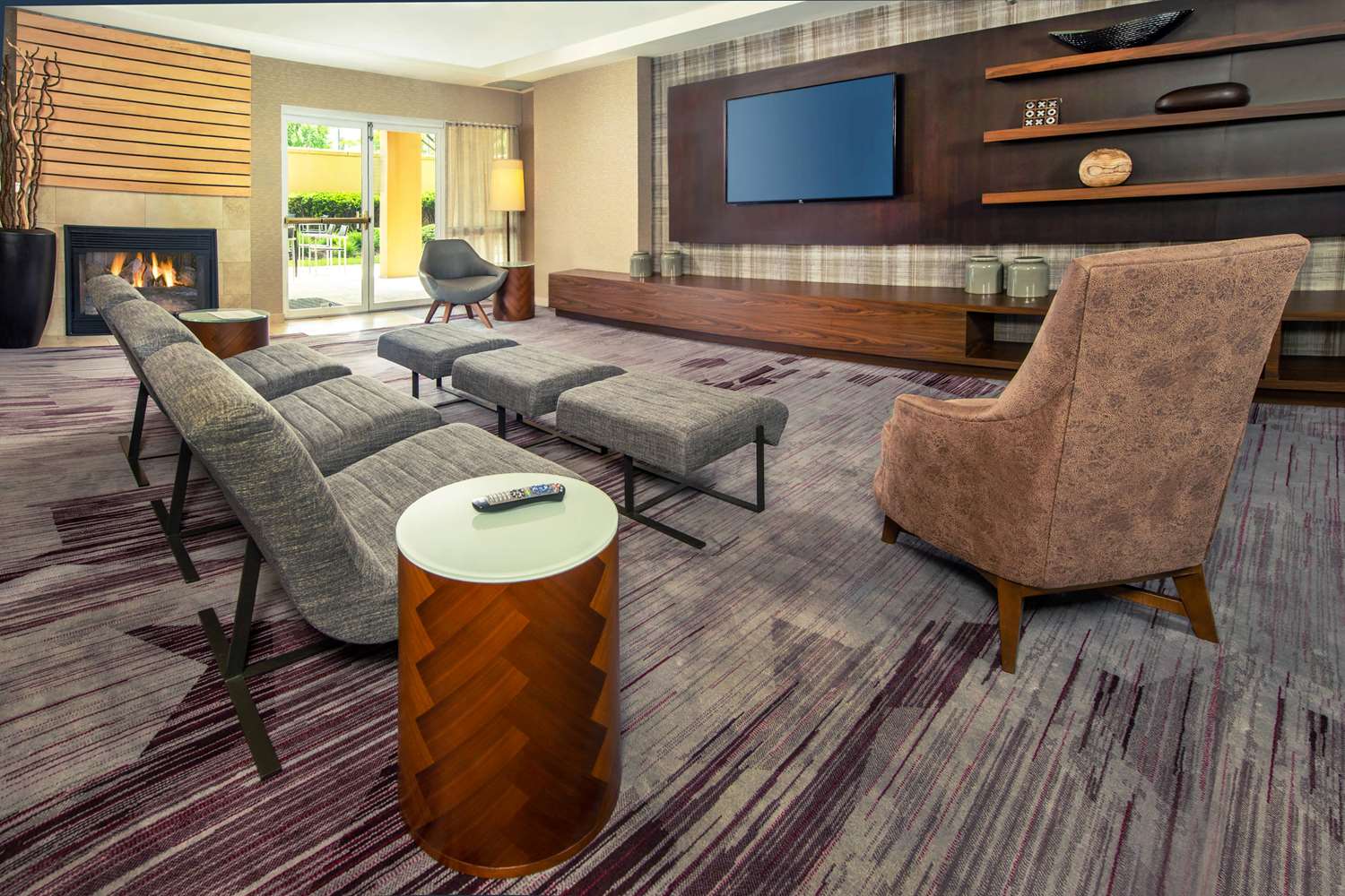 Comfort Inn & Suites Bethlehem Lehigh Valley Airport 13/15