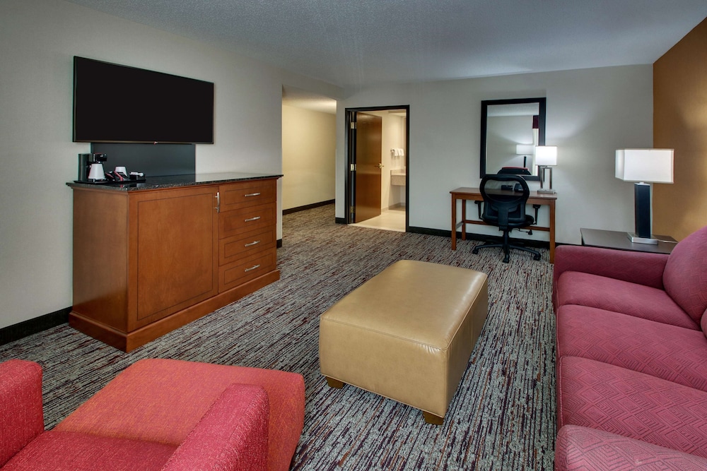 Drury Inn and Suites Bowling Green KY 2/50