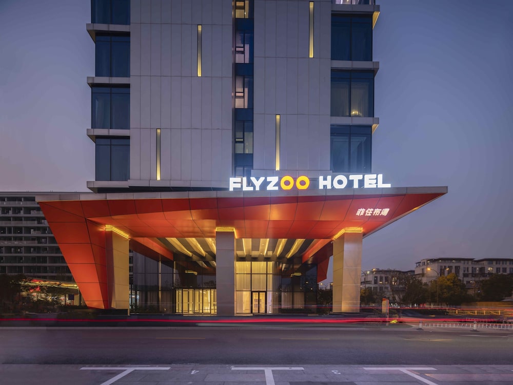 Fly Zoo Hotel 3/32