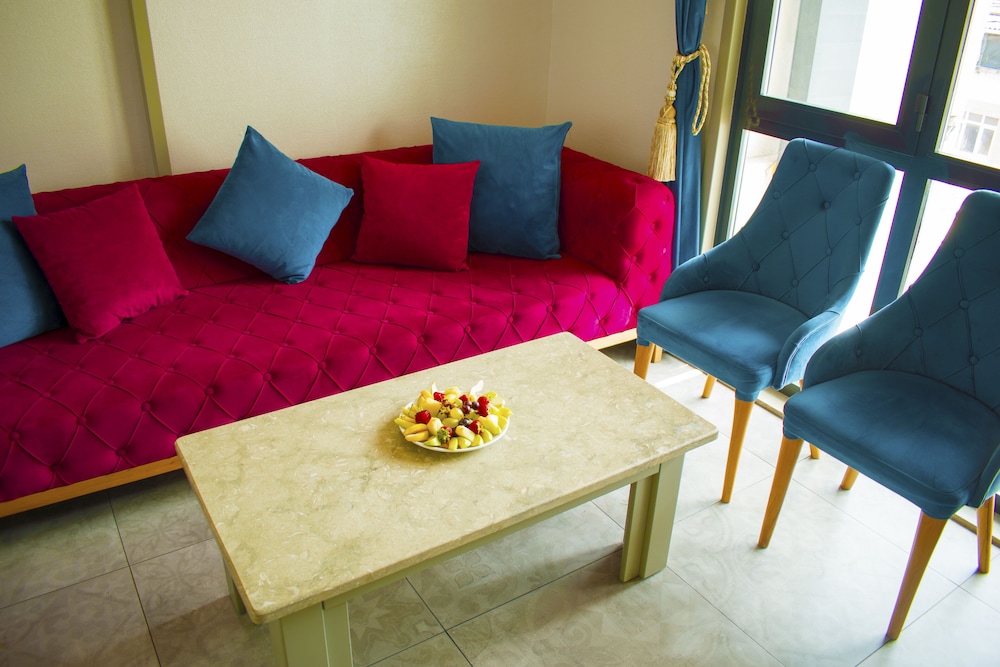 Mayer Hotel 32/48