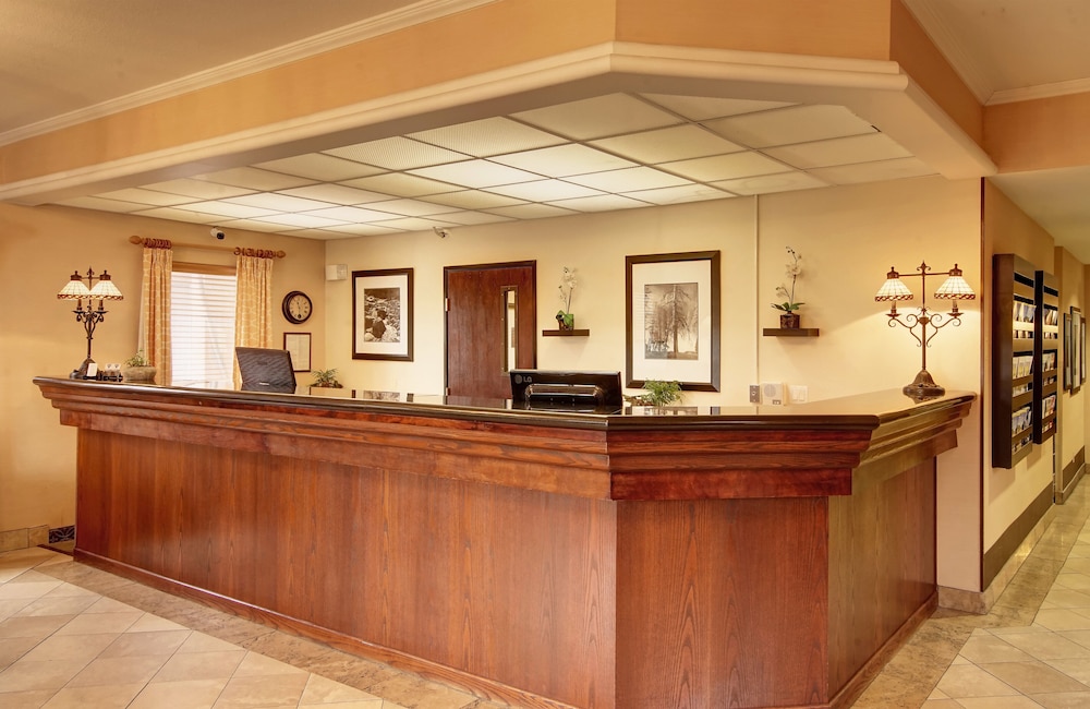 Phoenix Inn Suites South Salem 8/57