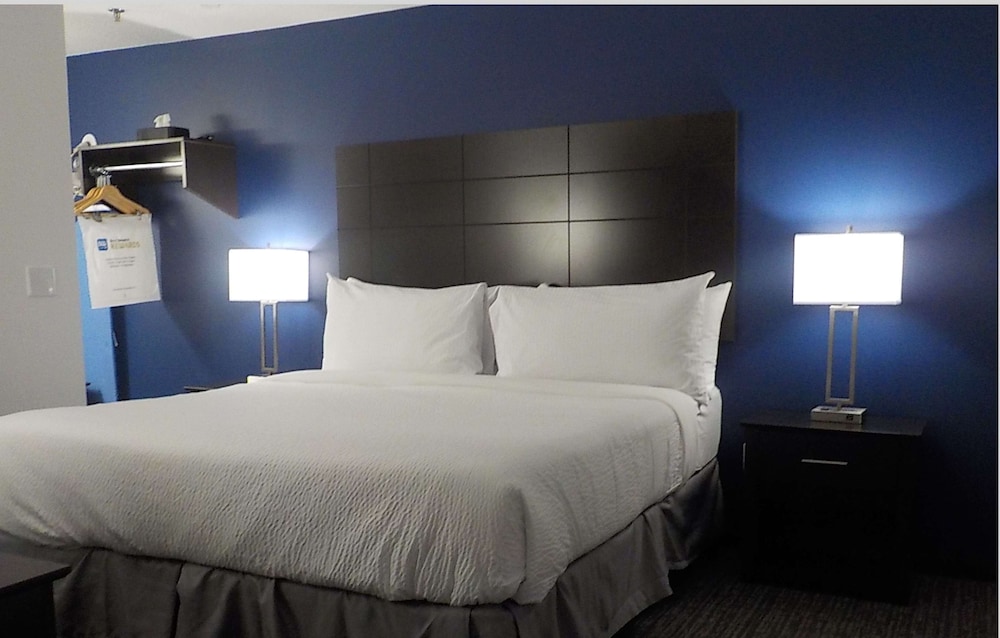 The SureStay Hotel by Best Western Presque Isle 10/42