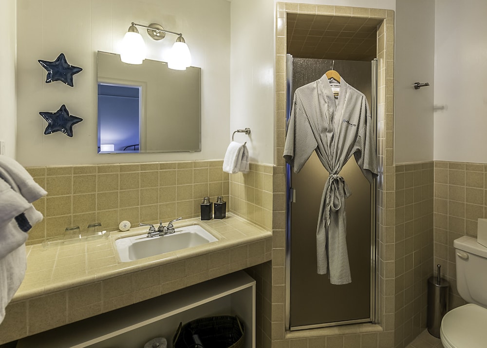The Inn at Schoolhouse Creek 64/64