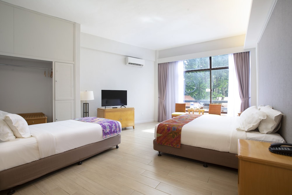 Adena Beach Resort 28/74