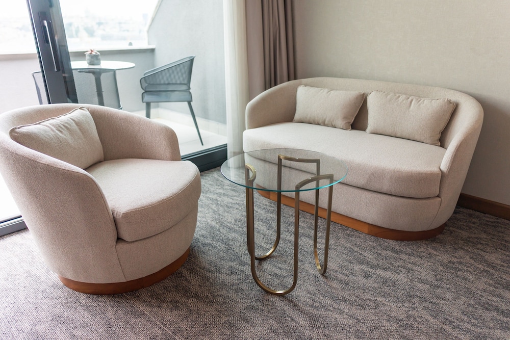 Meg Hotel 32/50