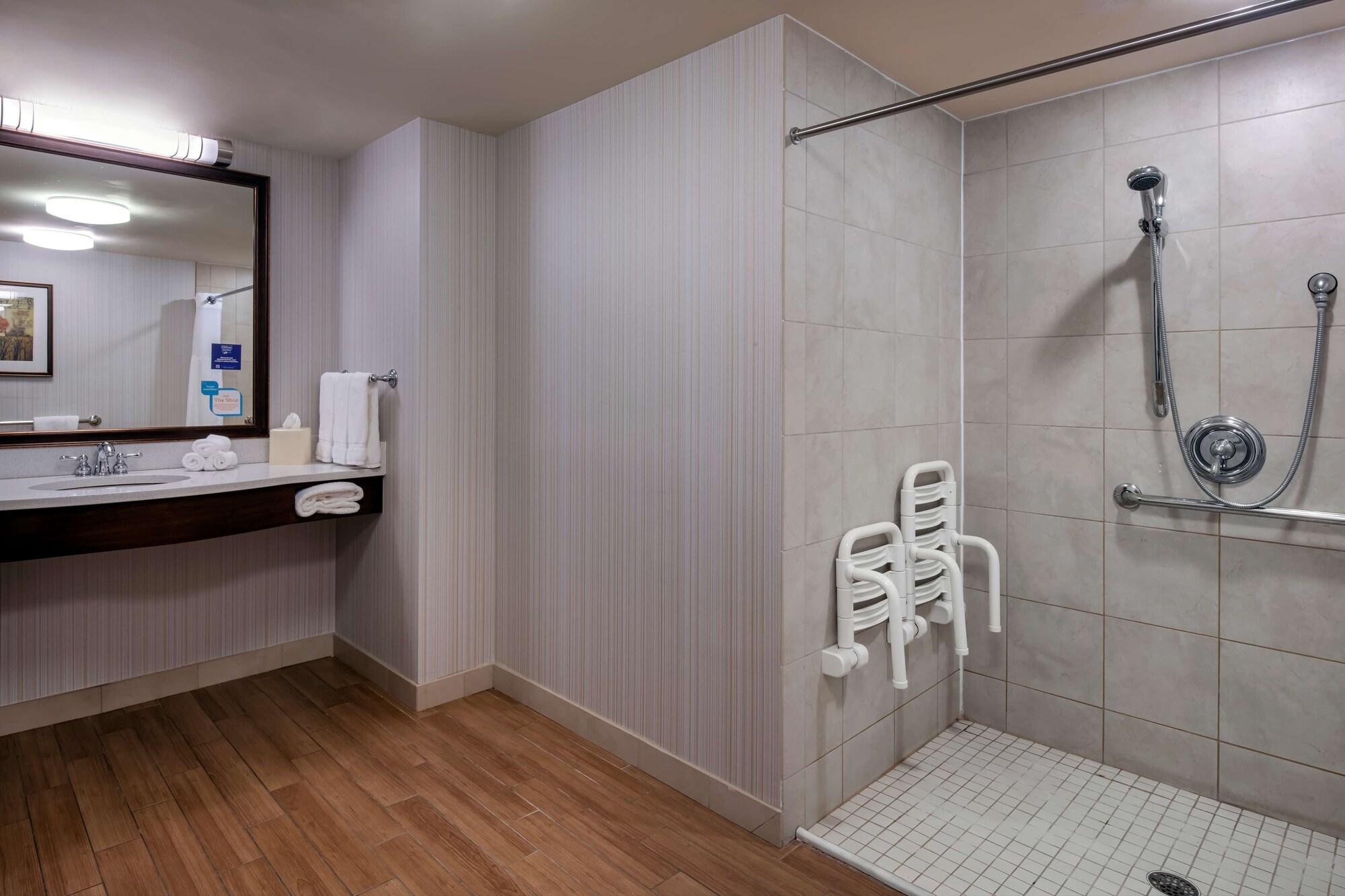 غرفة بغرفة نوم واحدة، Hilton Garden Inn Devens Common 4/5